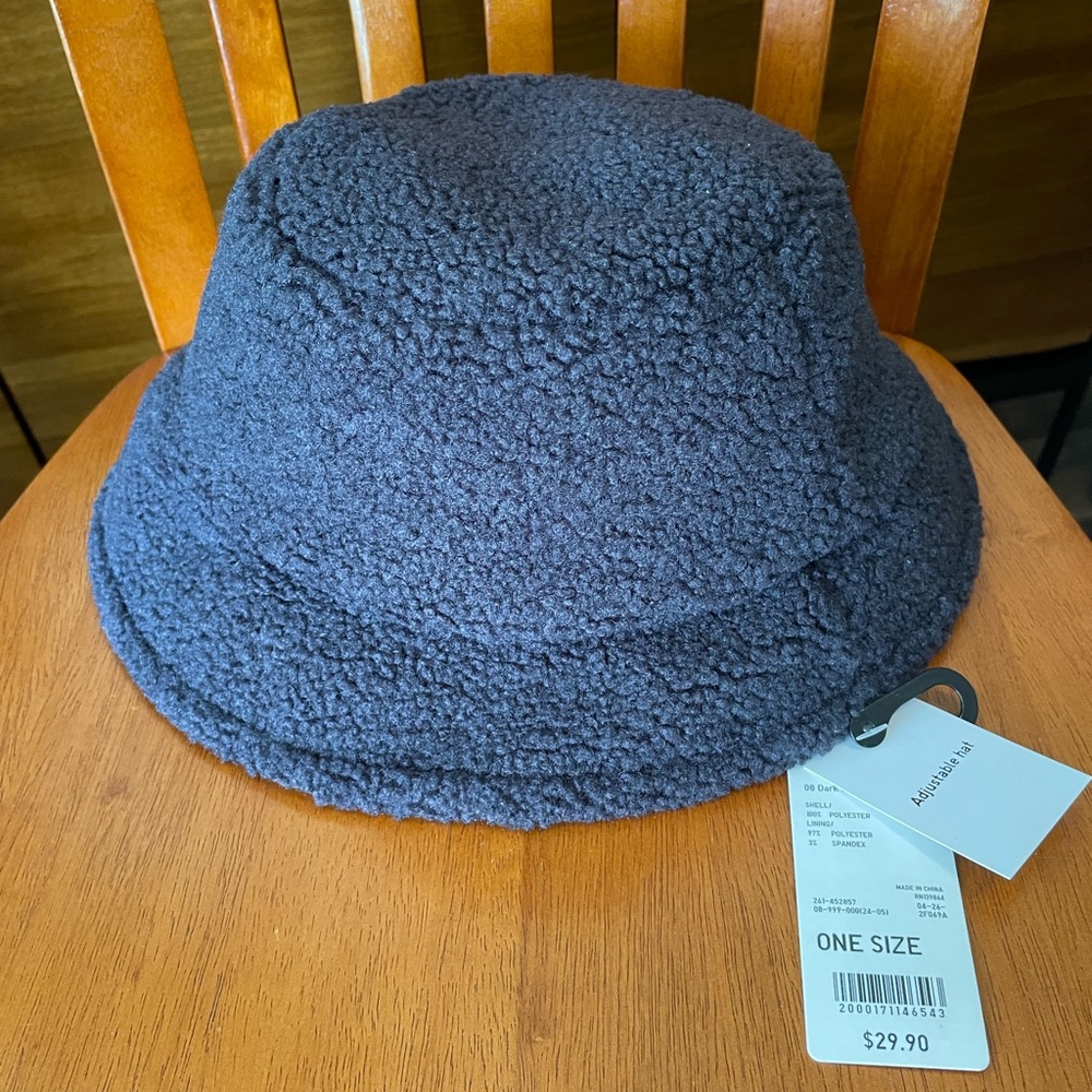 Uniqlo Faux-Shearling Bucket Hat